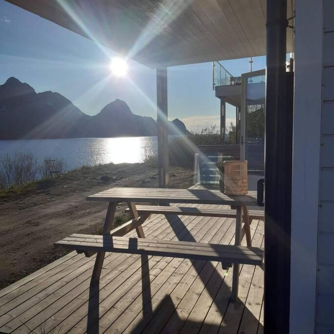 Senja, Husoy I Senja. Leilighet Med Utsikt Over Fjord Og Fjell Tofta Exterior photo